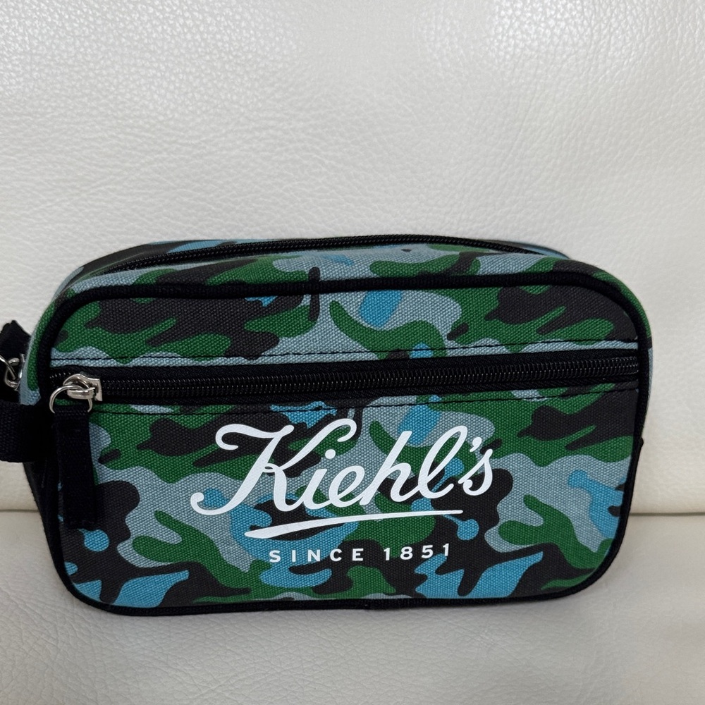 Kiehl's Men's Camouflage Toiletry Bag - Green and Blue